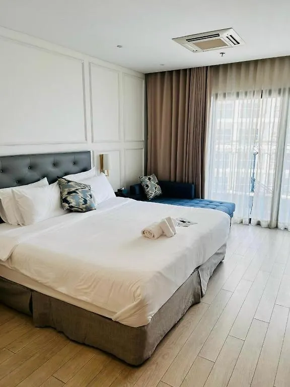Gold Apartment With Sea View In Da Nang Bay