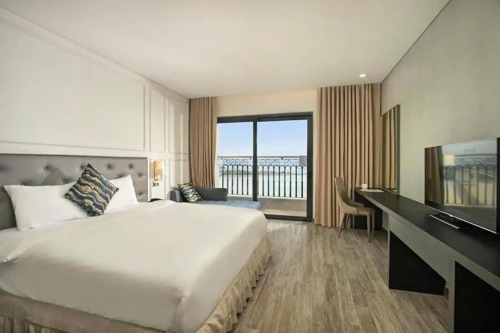 Gold Apartment With Sea View In Da Nang Bay Aparthotel